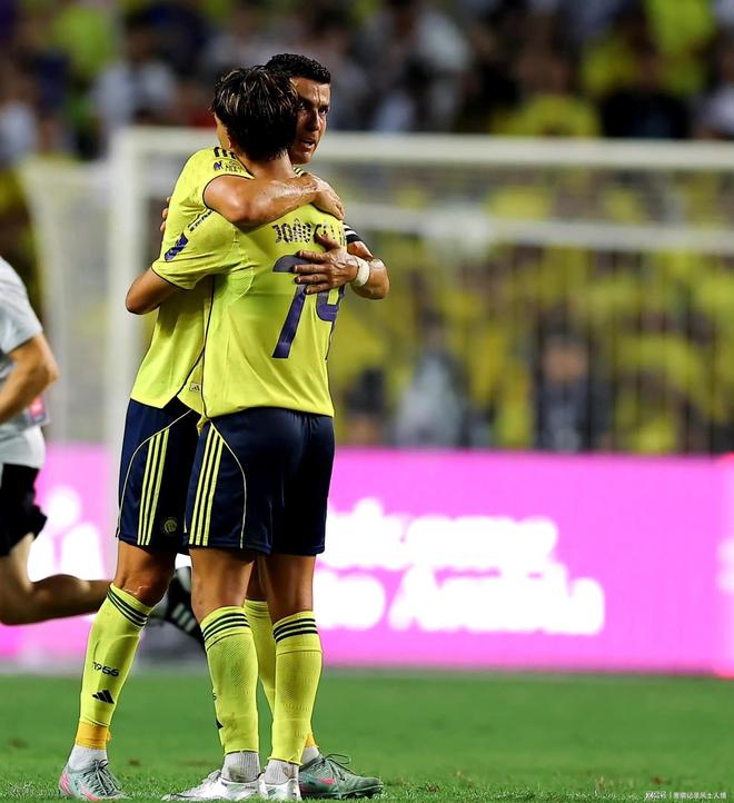 C罗在掘金比赛中关键助攻,逆转引发热议!(c罗在掘金比赛中关键助攻,逆转引发热议的是谁) C罗在掘金比赛中关键助攻,逆转引发热议!(c罗在掘金比赛中关键助攻,逆转引发热议的是谁)