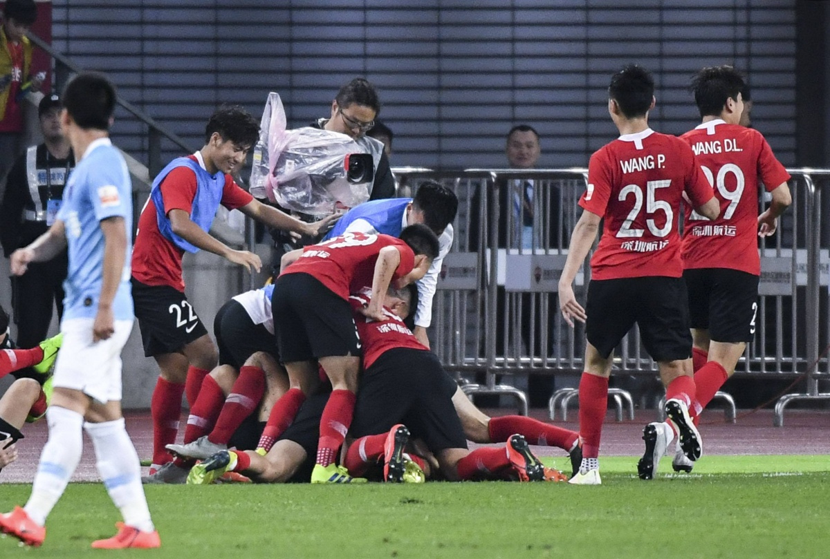 爱游戏冲刺阶段纽约尼克斯造点机会：亚冠节点到来，压力陡增，临场指挥获称赞的简单介绍